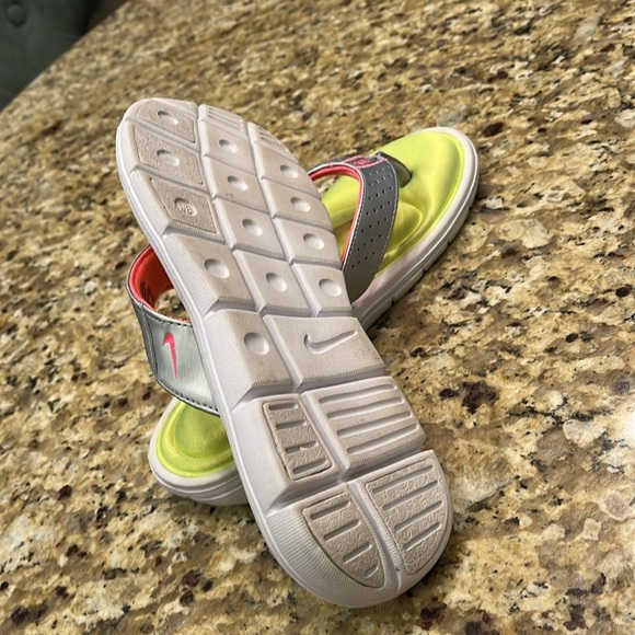 Nike Women’s Ultra Comfort Memory Foam Flip Flops Size 8 - Picture 6 of 6